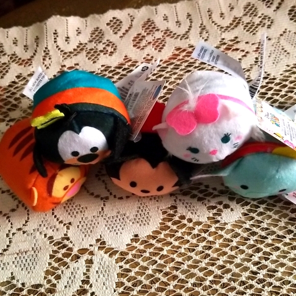 NWT-Disney TSUM TSUM minis-5pc. - Picture 2 of 6